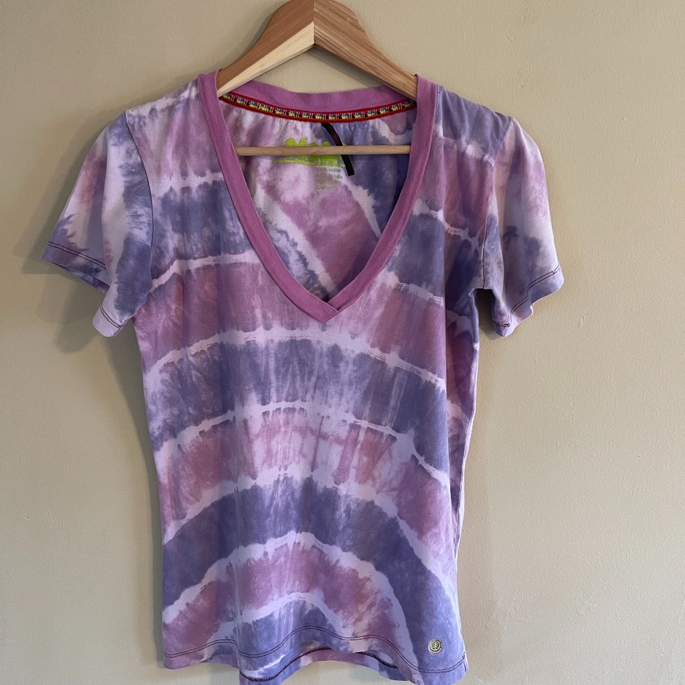 **SOLD** Element Brand vintage V neck purple tie-dye womens T shirt, size small